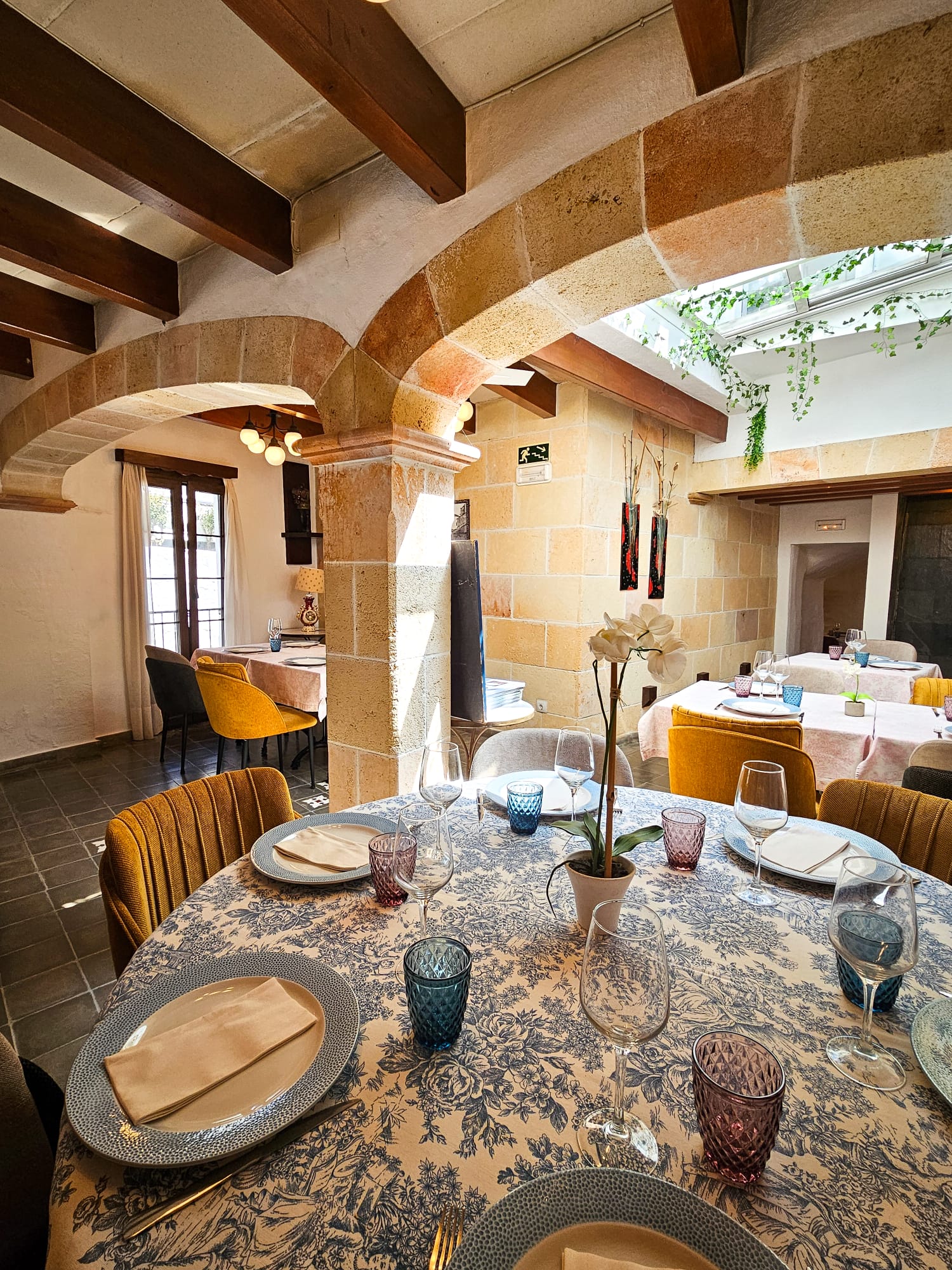 sala del restaurante de Cafe Bistro Sol 32 En es Mercadal